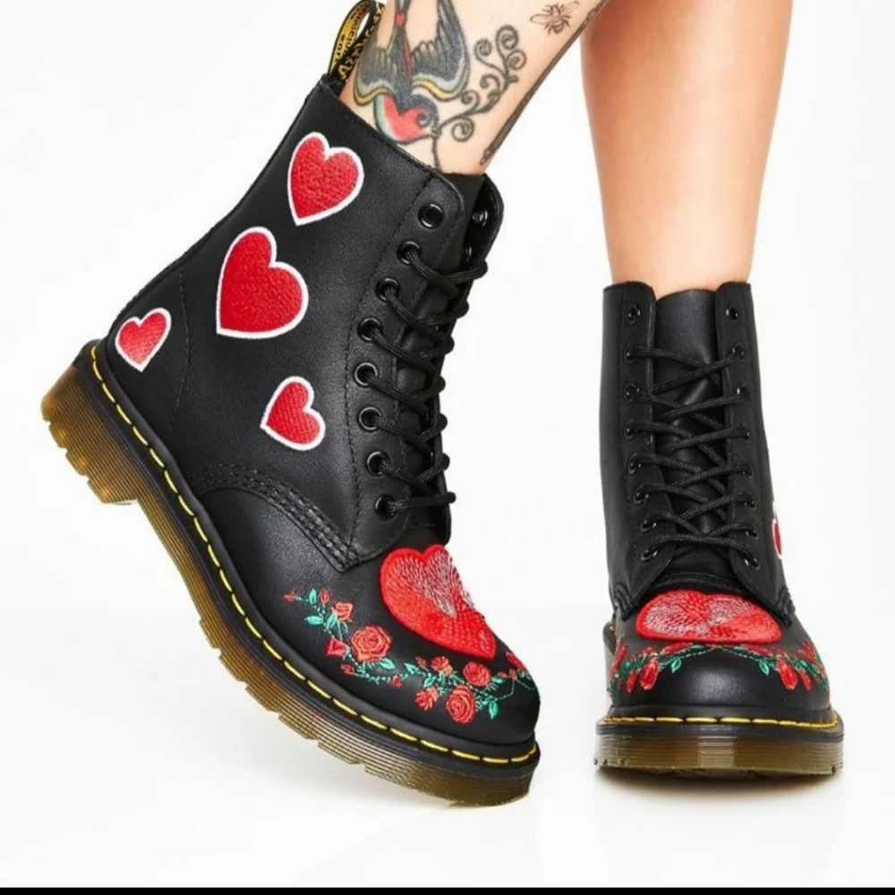 Dr. Martens 1460 Pascal Heart Boots